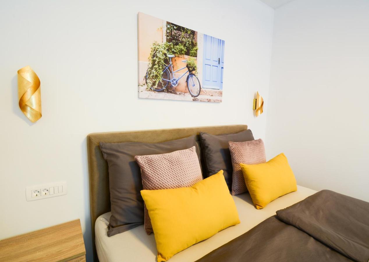 Apartment Grey&Yellow زادار المظهر الخارجي الصورة